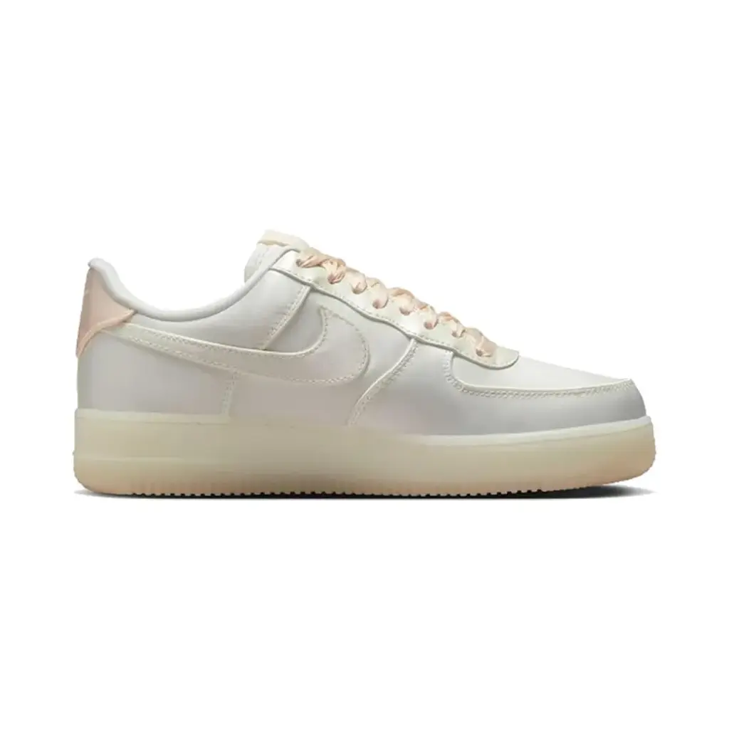Nike Air Force 1 07 LV8