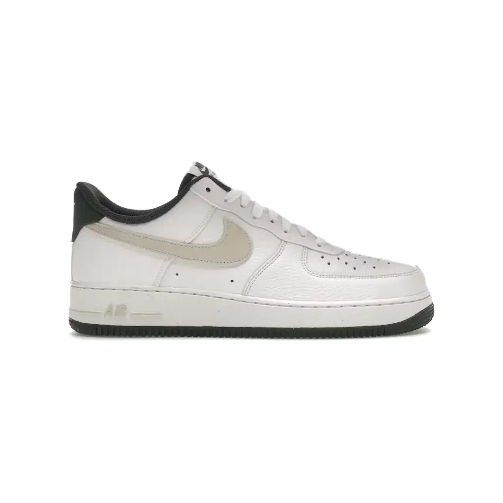 Nike Air Force 1 07 LV8 COB