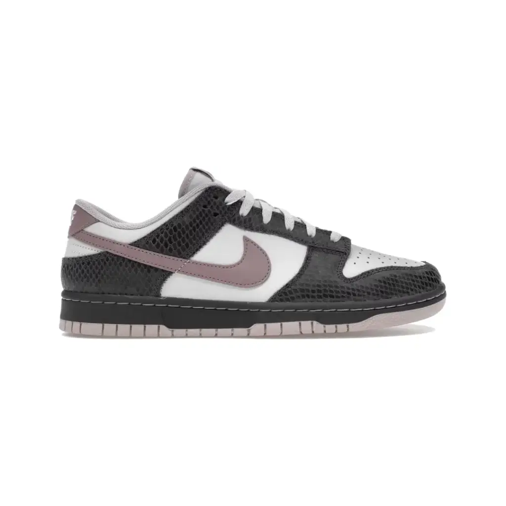 Nike Dunk Low SE 