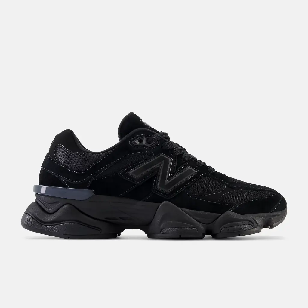 New Balance 9060 en negro monocromático 