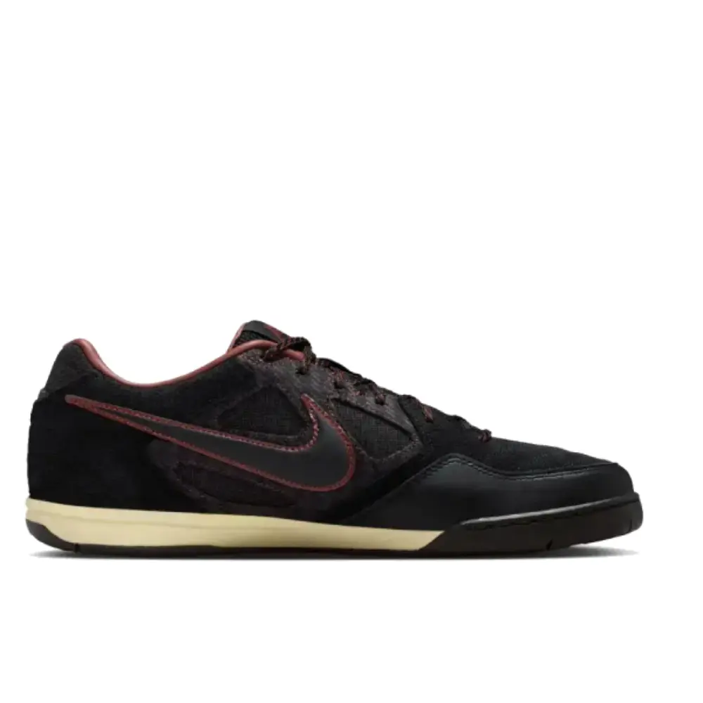 Nike Gato