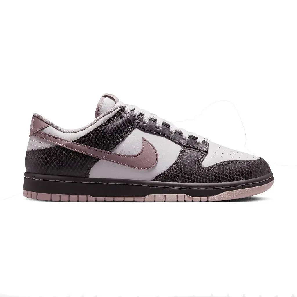 Nike Dunk Low SE 