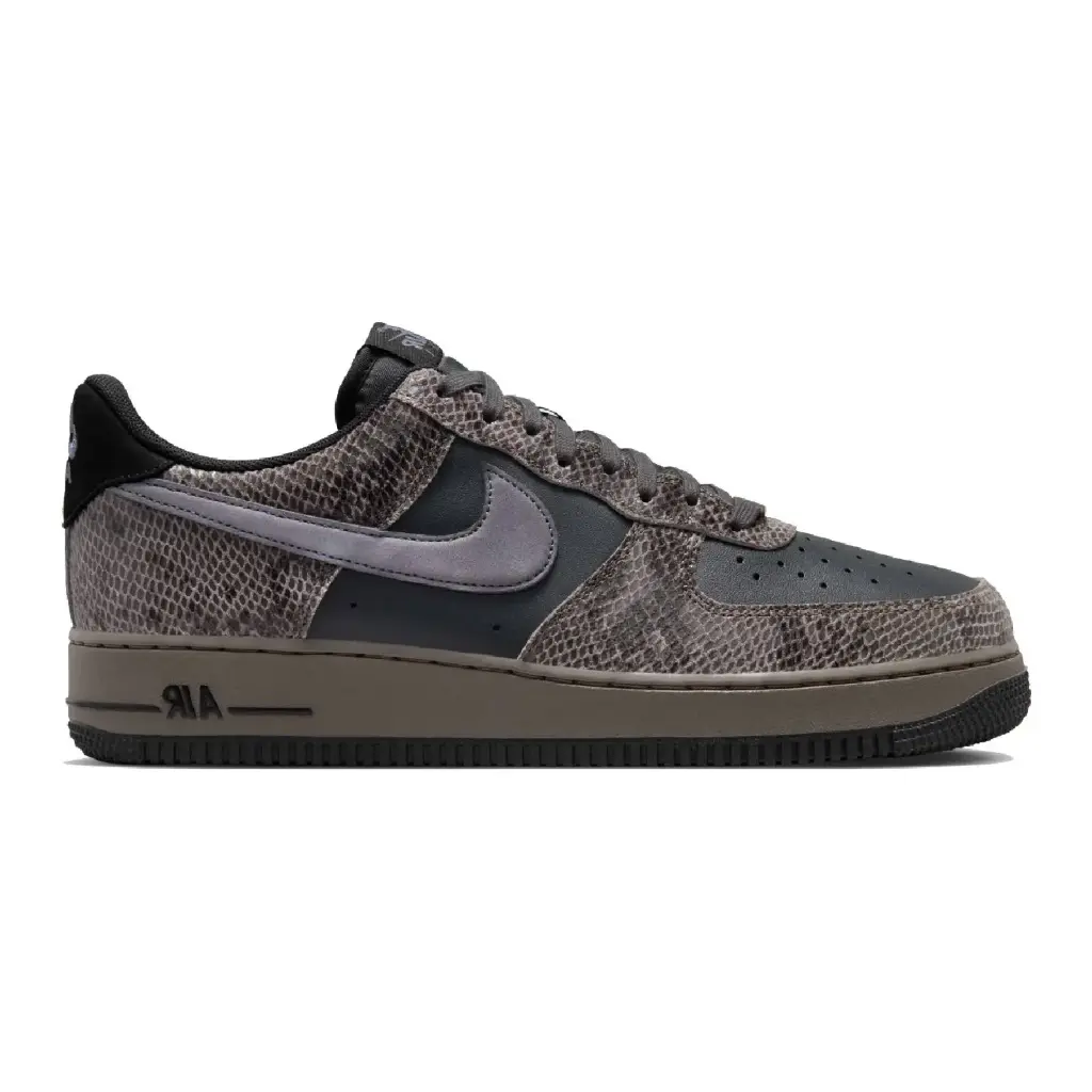 Nike Air Force1 07 LV8