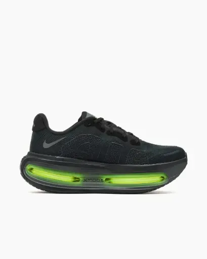 [HQ2050 001] Nike Vomero Premium Black Volt