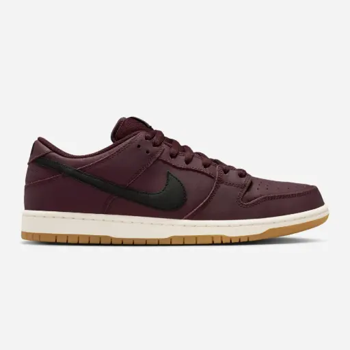 [IO2304 600] Nike SB Dunk Low Pro Burgundy Crush 